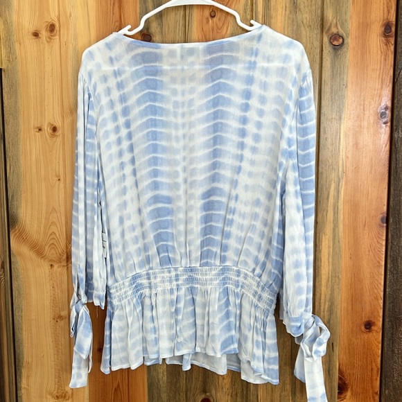 New with tags Twine & String 3/4 sleeve top - Picture 4 of 4